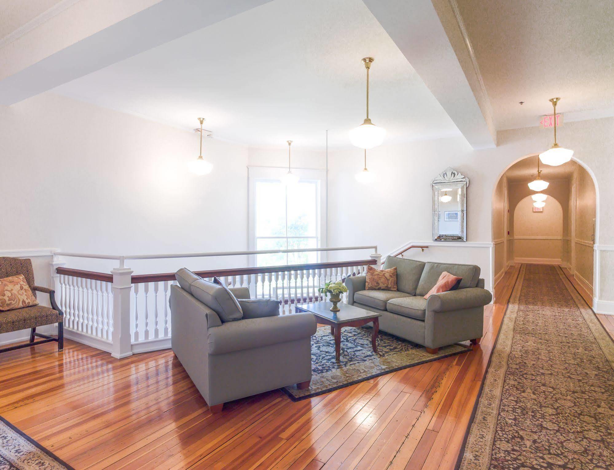 Inn At Carnall Hall Fayetteville Zewnętrze zdjęcie